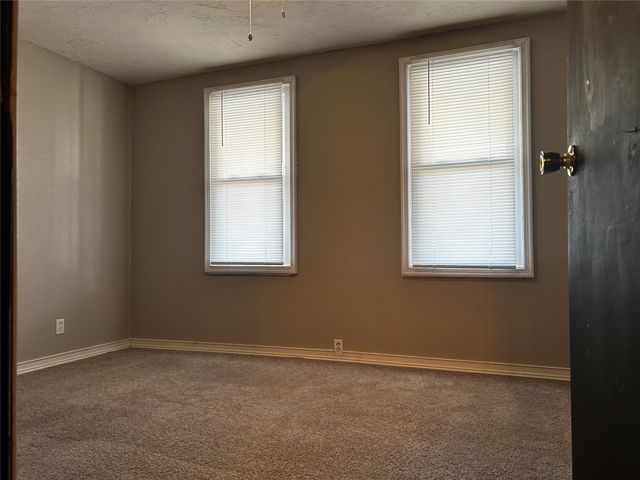 902 W 4TH Street, Erie, PA 16507