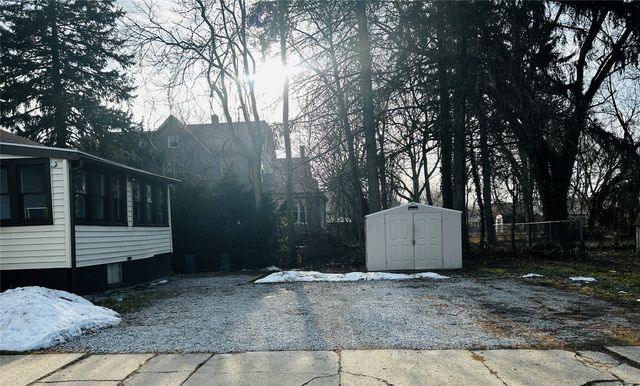 902 W 4TH Street, Erie, PA 16507