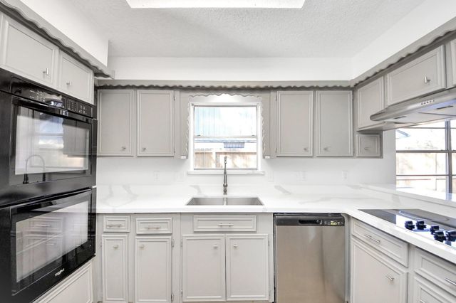 6222 Vickijohn Drive, Houston, TX 77096