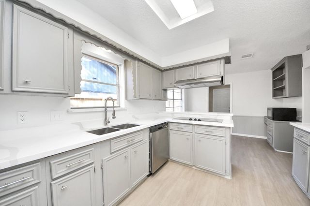 6222 Vickijohn Drive, Houston, TX 77096