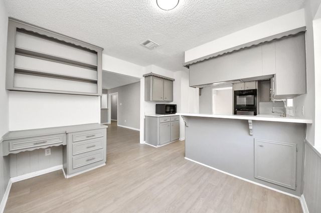 6222 Vickijohn Drive, Houston, TX 77096