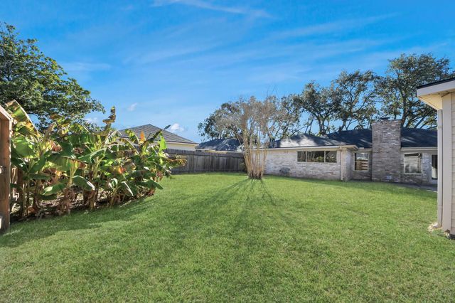 6222 Vickijohn Drive, Houston, TX 77096