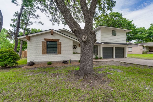 2509 Woodlawn Drive, Ennis, TX 75119