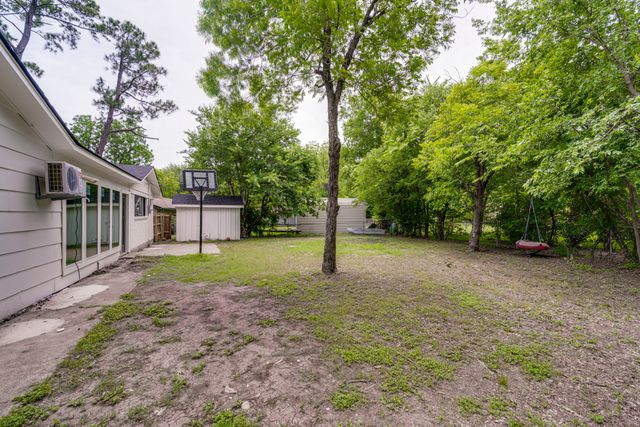 2509 Woodlawn Drive, Ennis, TX 75119