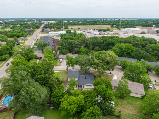 2509 Woodlawn Drive, Ennis, TX 75119
