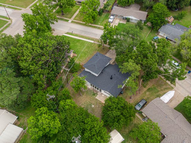 2509 Woodlawn Drive, Ennis, TX 75119