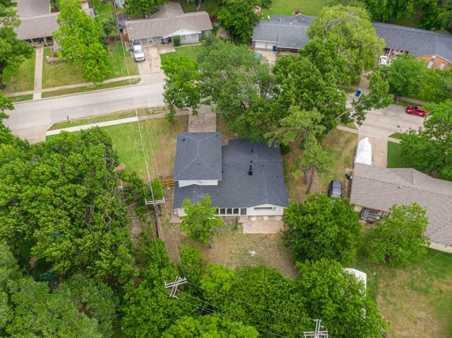 2509 Woodlawn Drive, Ennis, TX 75119