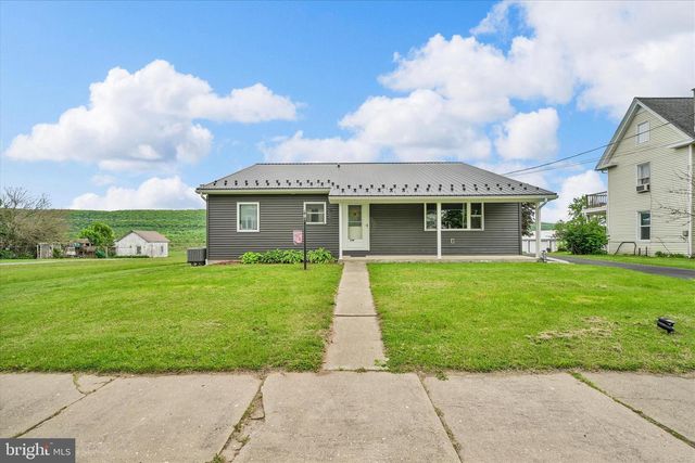 334 E MARKET ST, Lykens, PA 17048