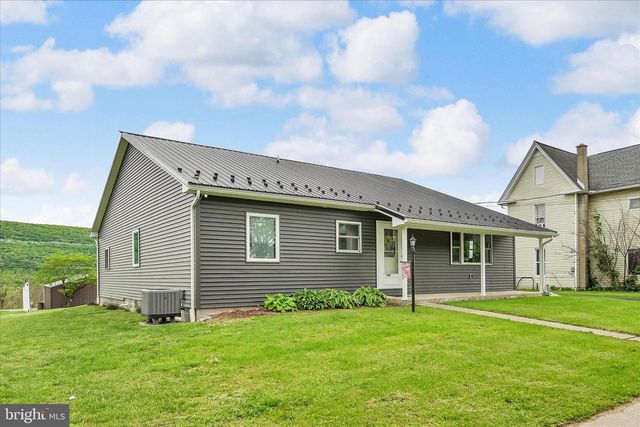 334 E MARKET ST, Lykens, PA 17048