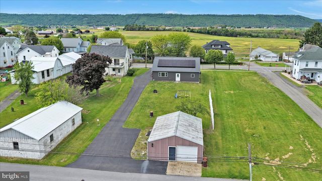 334 E MARKET ST, Lykens, PA 17048