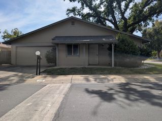 1889 Del Mar Avenue, Redding, CA 96003