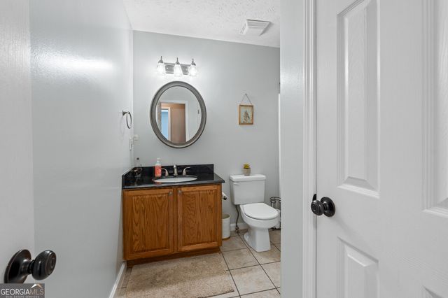 65 Lauren Overlook, Newnan, GA 30263