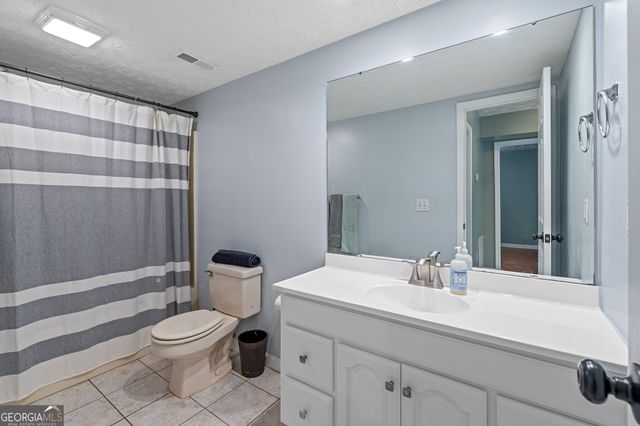 65 Lauren Overlook, Newnan, GA 30263