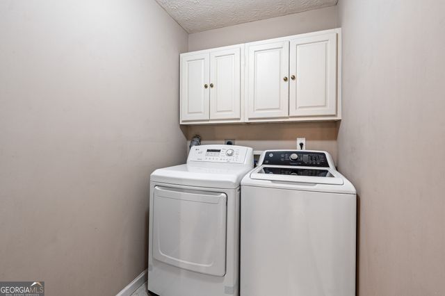 65 Lauren Overlook, Newnan, GA 30263