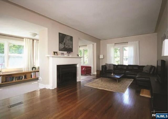 55 Tenafly Road, Tenafly, NJ 07670