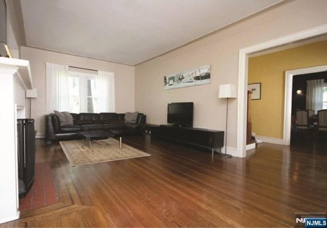 55 Tenafly Road, Tenafly, NJ 07670