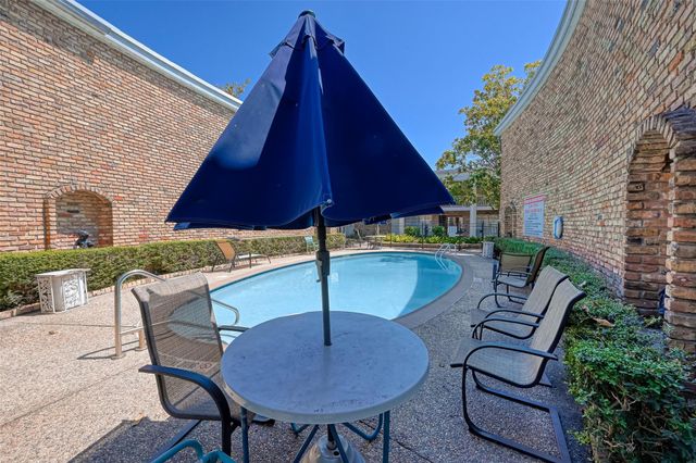 2201 Fountain View Drive 3, Houston, TX 77057