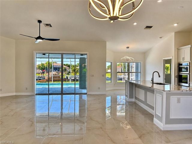 1118 SE 16th TER, Cape Coral, FL 33990