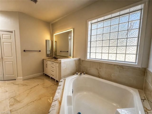 1118 SE 16th TER, Cape Coral, FL 33990
