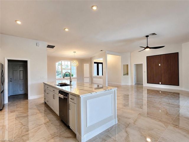 1118 SE 16th TER, Cape Coral, FL 33990