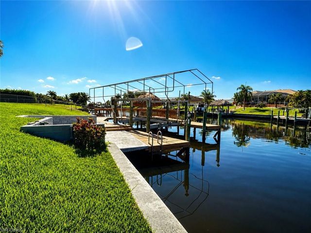 1118 SE 16th TER, Cape Coral, FL 33990
