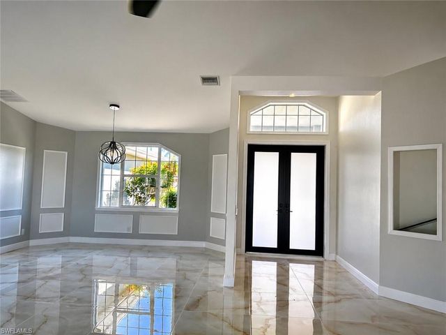 1118 SE 16th TER, Cape Coral, FL 33990