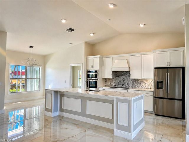 1118 SE 16th TER, Cape Coral, FL 33990