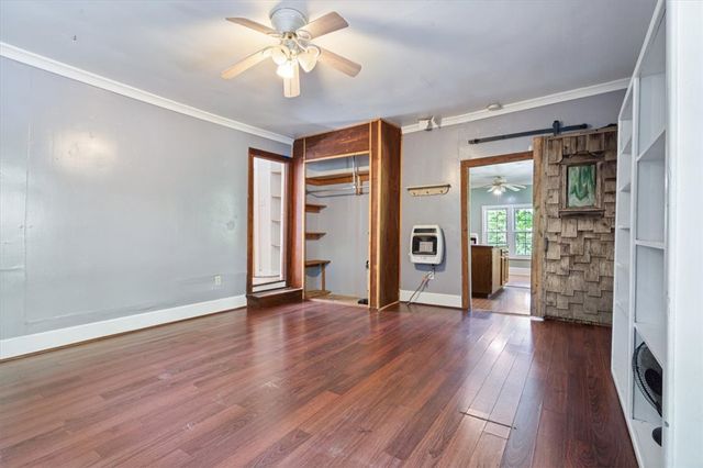 17 Berryville Avenue, Eureka Springs, AR 72632