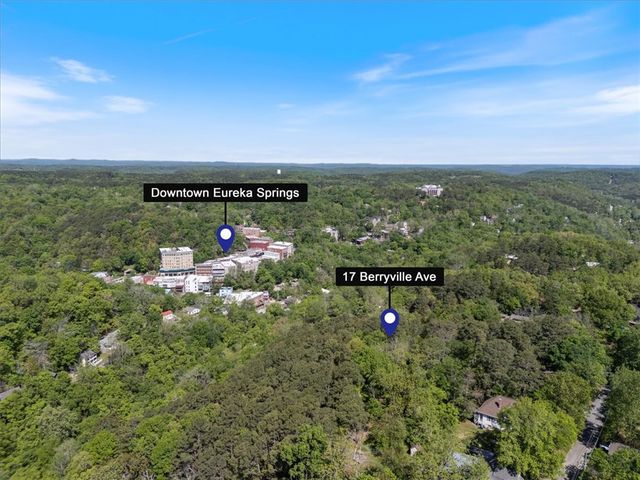 17 Berryville Avenue, Eureka Springs, AR 72632