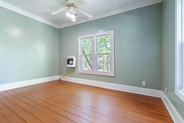 17 Berryville Avenue, Eureka Springs, AR 72632