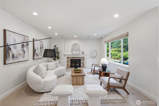 1032 84th Avenue NE, Medina, WA 98039