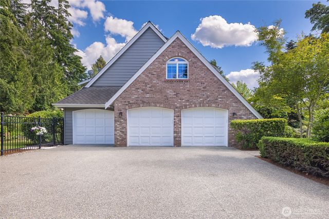 1032 84th Avenue NE, Medina, WA 98039