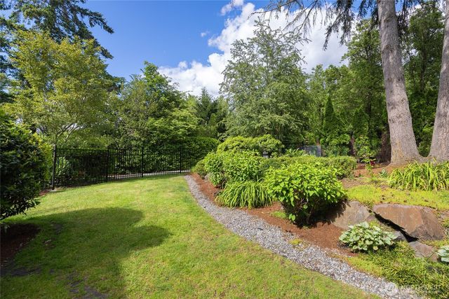 1032 84th Avenue NE, Medina, WA 98039