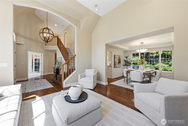 1032 84th Avenue NE, Medina, WA 98039