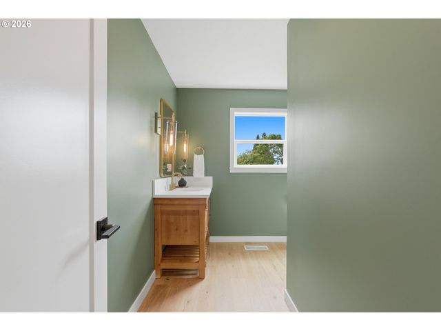 20220 Sw NANCY Ln, Beaverton, OR 97007