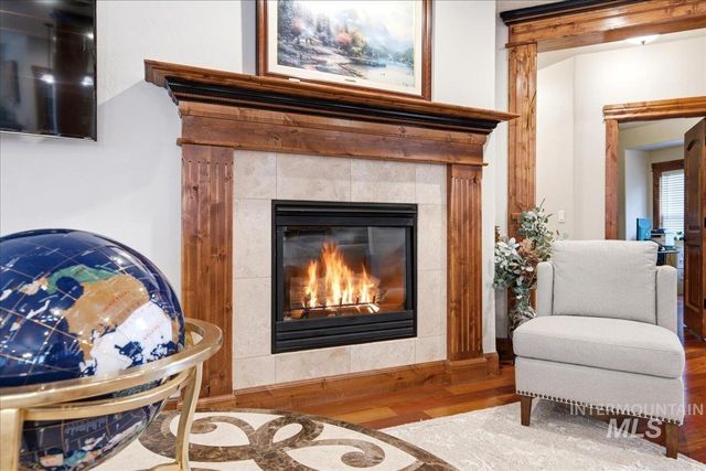877 W Headwaters Dr., Eagle, ID 83616