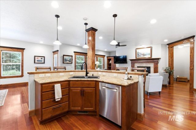 877 W Headwaters Dr., Eagle, ID 83616