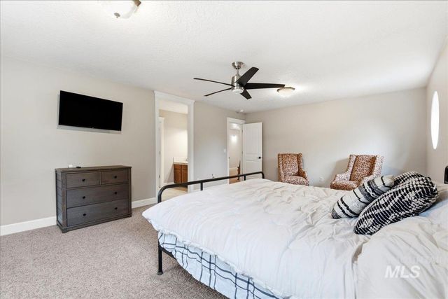 877 W Headwaters Dr., Eagle, ID 83616