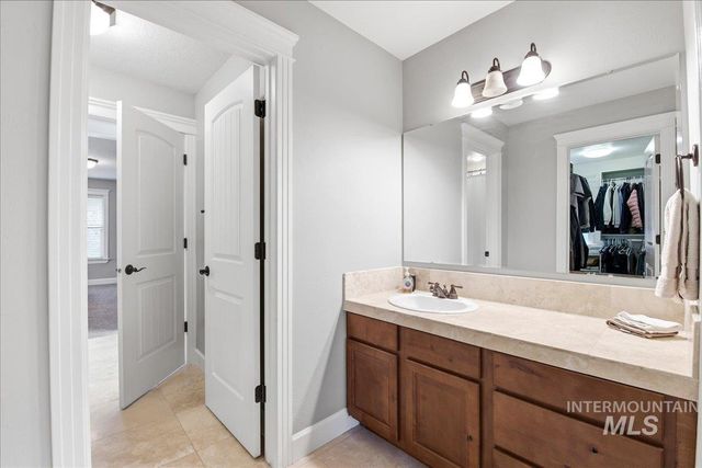 877 W Headwaters Dr., Eagle, ID 83616