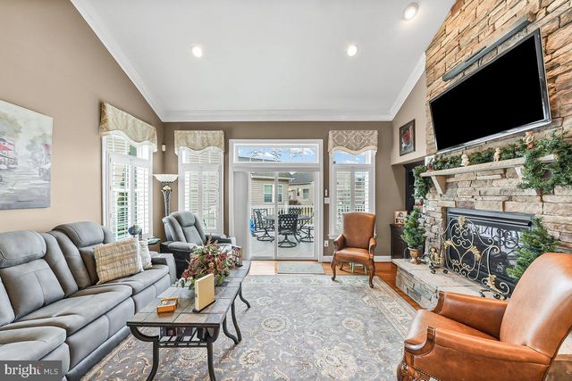 61 VIRGINIA DR, Atco, NJ 08004