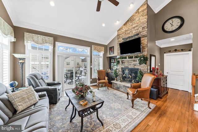 61 VIRGINIA DR, Atco, NJ 08004