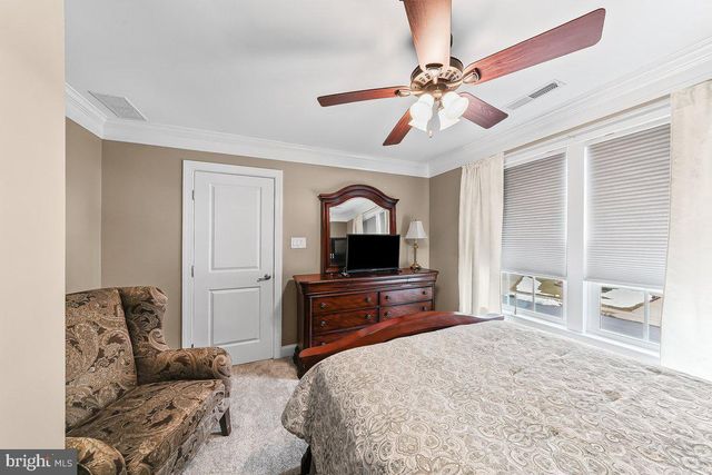 61 VIRGINIA DR, Atco, NJ 08004