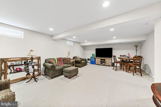 61 VIRGINIA DR, Atco, NJ 08004