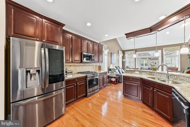 61 VIRGINIA DR, Atco, NJ 08004