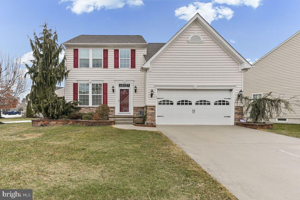 61 VIRGINIA DR, Atco, NJ 08004