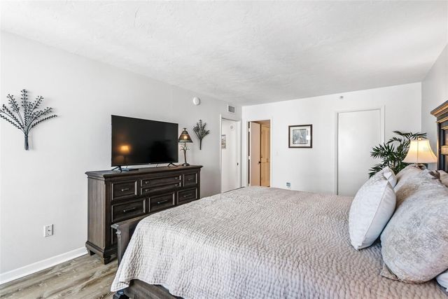 631 ALHAMBRA ROAD 801, Venice, FL 34285