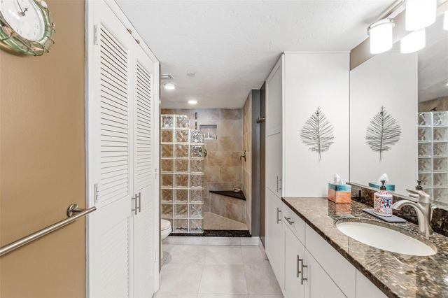 631 ALHAMBRA ROAD 801, Venice, FL 34285