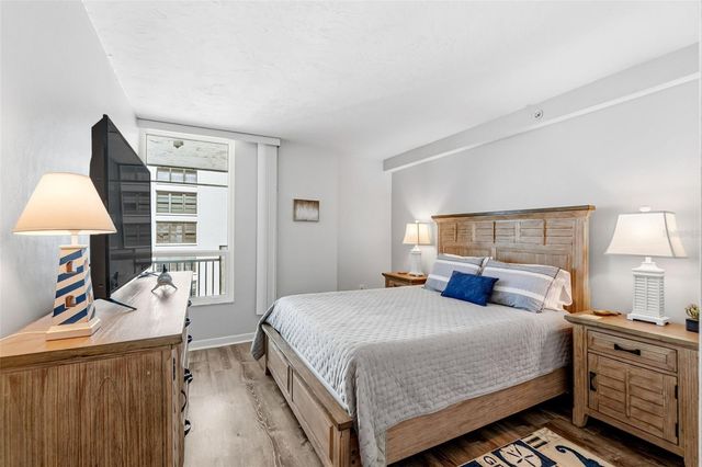 631 ALHAMBRA ROAD 801, Venice, FL 34285