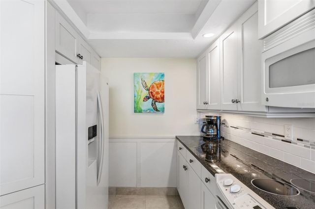 631 ALHAMBRA ROAD 801, Venice, FL 34285