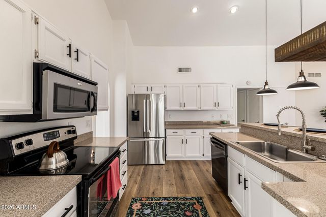 4101 E MORROW Drive, Phoenix, AZ 85050